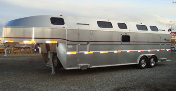 26 foot gooseneck weekender horse trailer